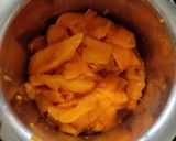 A picture of step 2 of Keshar mango juice.