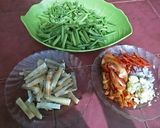 Foto langkah ke 1 dari resep Oseng pedas bunga baput (bwng putih) ikan asin.