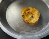 A picture of step 2 of Methi khakhra.