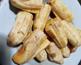 Foto langkah ke 1 dari resep Pisang Goreng Wijen Kismis.