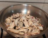 A picture of step 5 of Spaghetti in mushroom cream sauce.