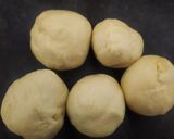 छैना मिल्क का भटूरा(Chhena milk ka bhatura recipe in Hindi) रेसिपी चरण 3 फोटो