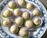A picture of step 7 of Sooji Phiniyaa Ladoos.