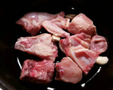 Foto del paso 5 de la receta: Pollo estofado con patatas baby