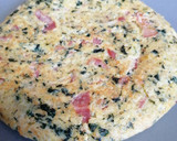 Foto del paso 4 de la receta: Tortilla de quinoa patata y espinaca con bacon (aprovechamiento)
