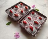 Foto langkah ke 10 dari resep Double Choco Mochi Strawberry.