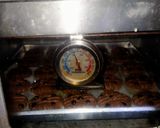 Foto langkah ke 8 dari resep Cookies Good time chocho chip.
