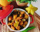 कमरख हरी मिर्च की खट्टी मीठी सब्जी(star fruit green chilli dry sabji recipe in Hindi) रेसिपी चरण 4 फोटो