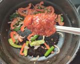 A picture of step 2 of Schezwan idli.