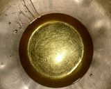 A picture of step 1 of Oil base cupcake.