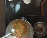 A picture of step 2 of Aloo matar curry.