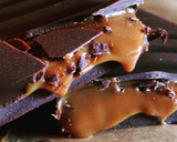 Foto del paso 6 de la receta: Tableta de chocolate con relleno de dulce de leche al amaretto