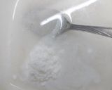 A picture of step 4 of Lauki coconut masala.