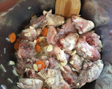 Foto del paso 2 de la receta: Pollo en salsa a mi estilo riojana