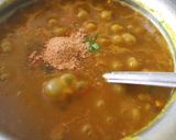 A picture of step 3 of Skinned urad dal curry.