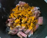 Foto del paso 1 de la receta: Estofado de garbanzos en conserva