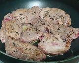 Foto del paso 3 de la receta: Lomo a la pimienta negra con papas a la crema