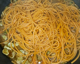 Foto del paso 5 de la receta: Spaghetti picantes con verduritas