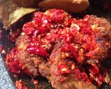 Foto langkah ke 7 dari resep Ayam Geprek Sambel Korek.