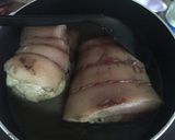 รูปขั้นตอนการทำที่ 1 ของ หมูกรอบขาชู