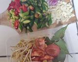 Foto langkah ke 1 dari resep Pindang Tongkol, Terong Tumis Cabe Hijau Ale.