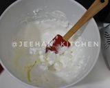 Foto langkah ke 5 dari resep Tokyo Banana Chocolate Roll Cake.