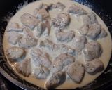 Foto del paso 6 de la receta Pollo a la crema de brandy y champiñones glaseados