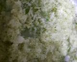 Foto del paso 2 de la receta: Tallarines verdes con salsa de salchichas