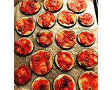 Foto del paso 3 de la receta: Mini pizzas en base de berenjena 🍆