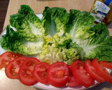 Foto del paso 1 de la receta: Ensalada de cogollos con queso feta marinado con hierbas
