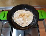 Foto del paso 5 de la receta: Pizza casera en la sartén sin queso 👌