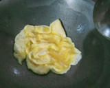 Foto langkah ke 2 dari resep Bayam kuah telur.