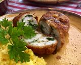 Foto langkah ke 4 dari resep Ayam Roll Garlic & Parsley.