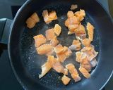 Foto del paso 2 de la receta: Tiburones sin gluten con salmón en salsa a la pimienta. (Sin lactosa)
