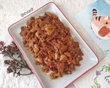 Foto langkah ke 5 dari resep Tumis Kulit Singkong dengan Kulit Ayam.