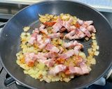 Une image de l'étape 7 de Gratin de macaronis au lard, courgettes et roquefort.