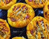 Foto langkah ke 5 dari resep Pizza Labu Kuning.