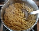 Foto del passaggio 5 della ricetta Casarecce con carciofi, finocchietto e uova 🌷