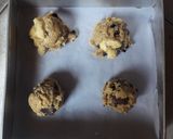 Foto langkah ke 5 dari resep Banana Choco Melted Cookies.
