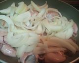 Foto del paso 5 de la receta ✅🗣📢 Calamares y gambones con cebolla al vino blanco 🦑🦐