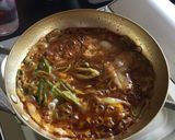 A picture of step 4 of Katsudon (with Sukiyaki Donburi Sauce).