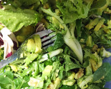 Foto del paso 2 de la receta: Rollito de salmón con ensalada