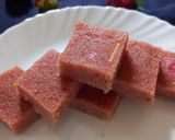 A picture of step 6 of Strawberry sheero.