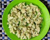 Foto langkah ke 1 dari resep Tumis Kembang Kol Saus Tiram.