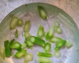 รูปขั้นตอนการทำที่ 1 ของ ข้าวผัดน้ำพริกปลาทูกับไข่ต้ม