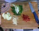 Foto langkah ke 3 dari resep Enoki Udang Asam Manis Pedas.