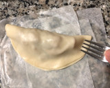 Foto del paso 5 de la receta: Empanadillas de gambas y champiñones