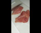 Foto langkah ke 1 dari resep Chicken Schnitzel.