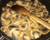 Foto del paso 2 de la receta: Salsa de champiñones al vino