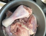 Foto langkah ke 1 dari resep Ayam Bumbu kuning Khas Sunda.